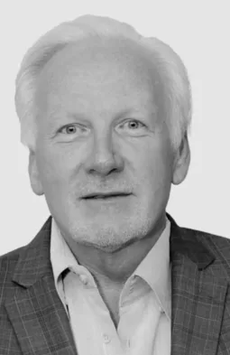 Tom Lyons headshot
